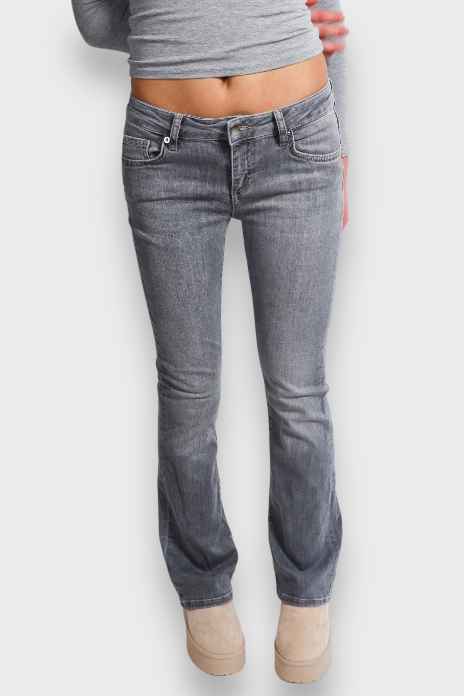 "Flared" low waist jeans gray