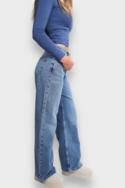 "Wide" mid waist jeans