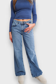 "Wide" mid-waist jeans